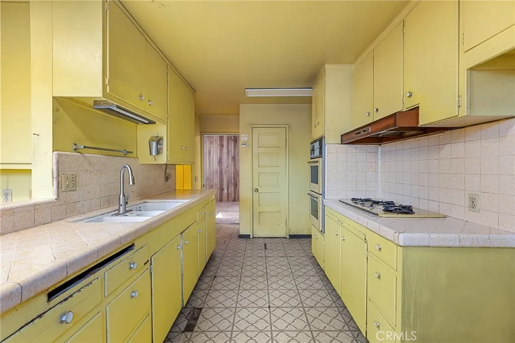 3914 Mckenzie, Riverside, California 92503 home-pic-9