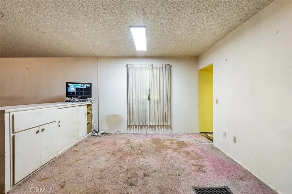 3914 Mckenzie, Riverside, California 92503 home-pic-6