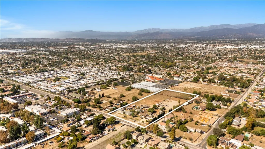 4610 Philadelphia, Chino, California 91710 home-pic-4