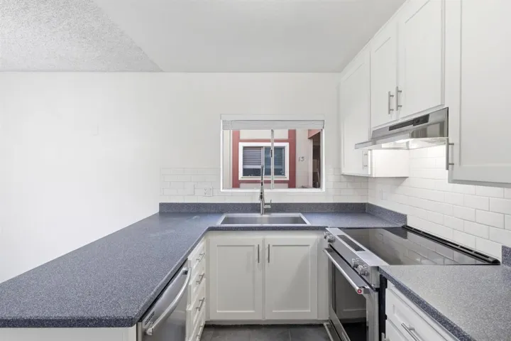 5432 Adobe Falls Rd 12, San Diego, California 92120