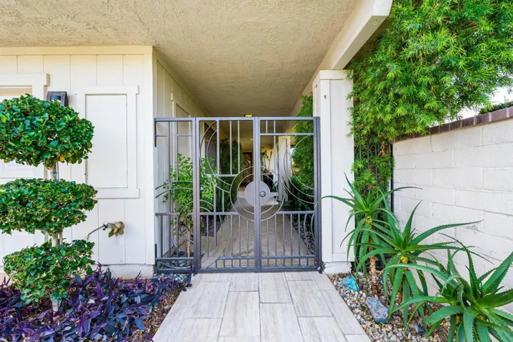 9-web-or-mls-CM_Briarcliff_OPMG_1124_009