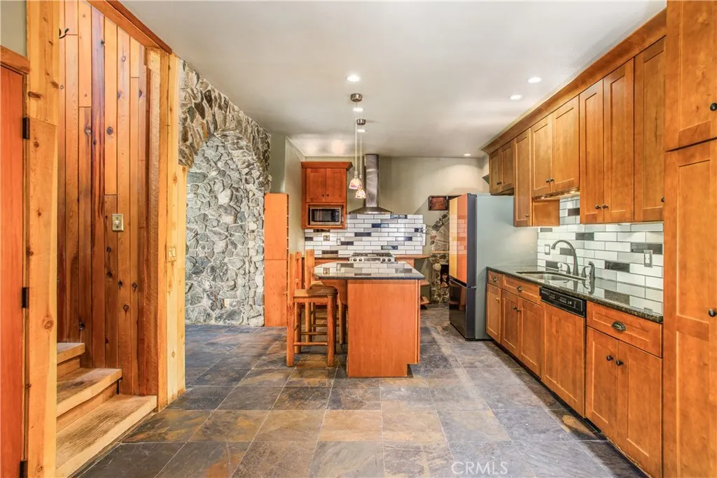 9323 Cedar Dr., Forest Falls, California 92339 home-pic-5