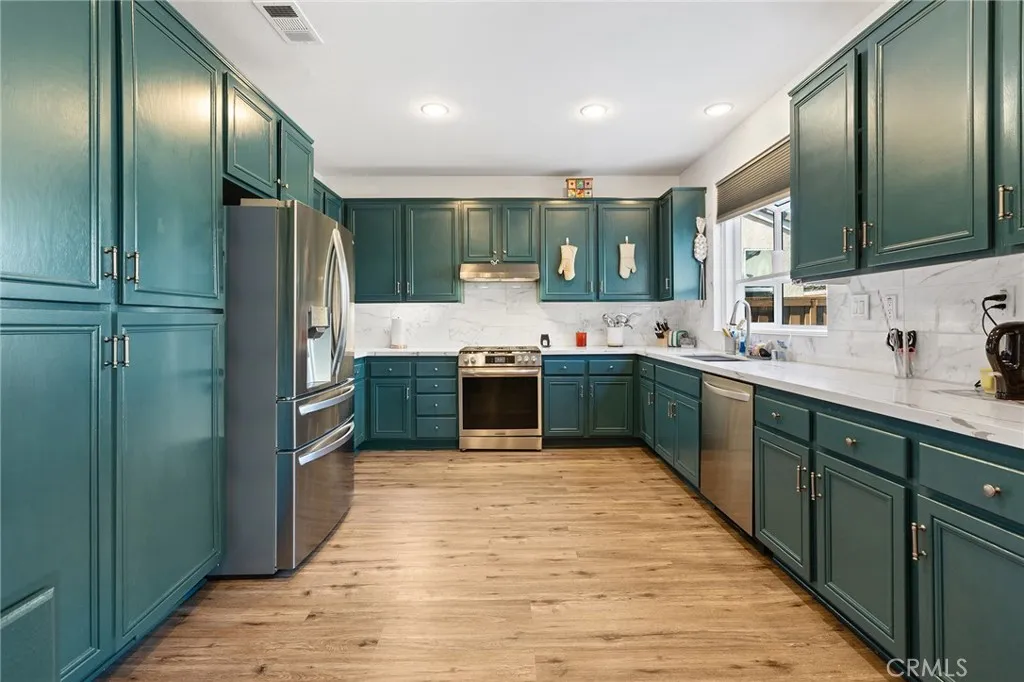 29772 Northshore, Menifee, California 92584 home-pic-16