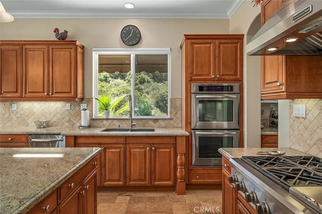 36505 Calle De Lobo, Murrieta, California 92562 home-pic-17