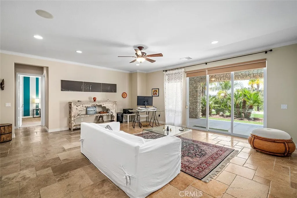 36505 Calle De Lobo, Murrieta, California 92562 home-pic-35