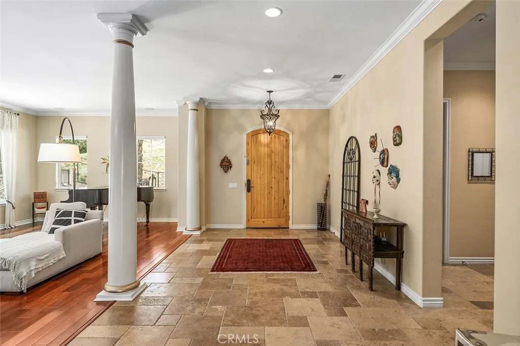 36505 Calle De Lobo, Murrieta, California 92562 home-pic-6