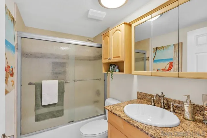 Upstairs Secondary Bathroom