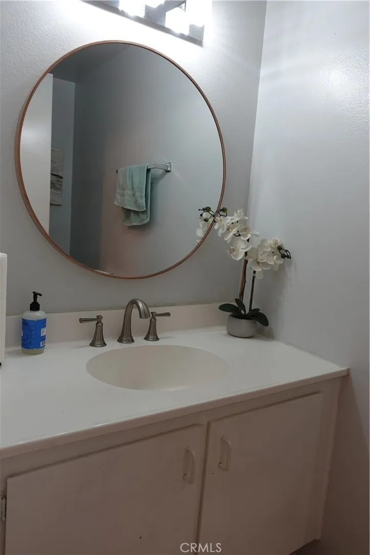 1307 Via Santiago B, Corona, California 92882 home-pic-7