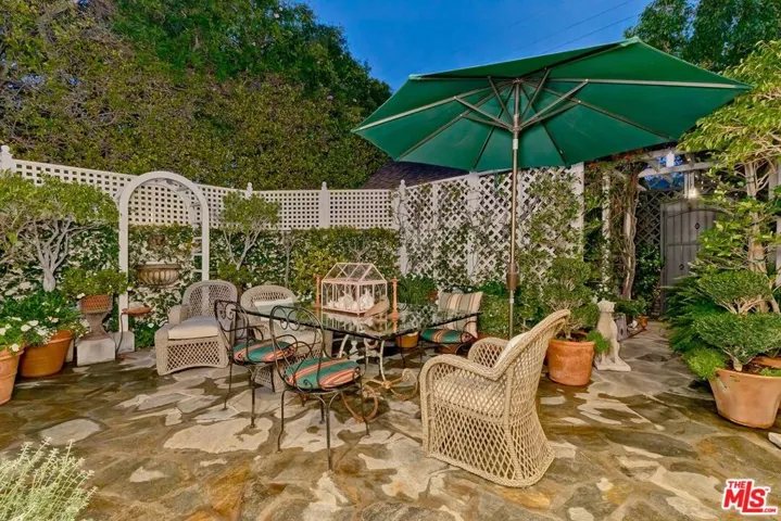 Private Patio/Courtyard Off of