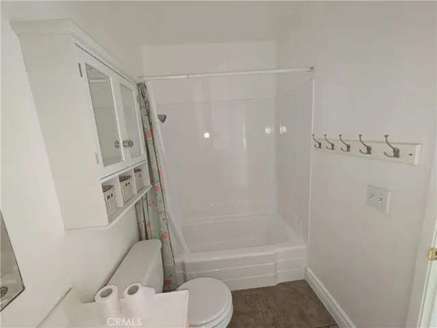 Bathroom - Alt View