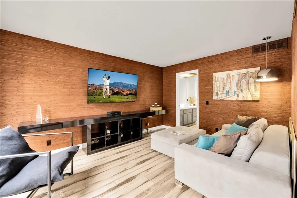 194 Green Mountain Drive, Palm Desert, California 92211 home-pic-18