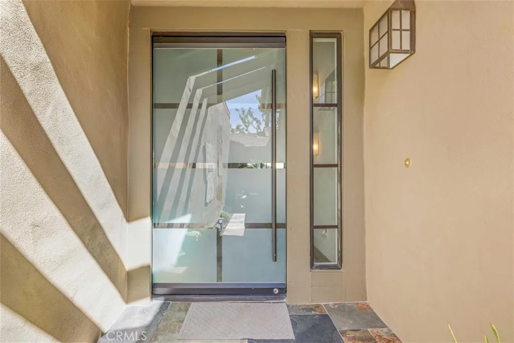 194 Green Mountain Drive, Palm Desert, California 92211 home-pic-5