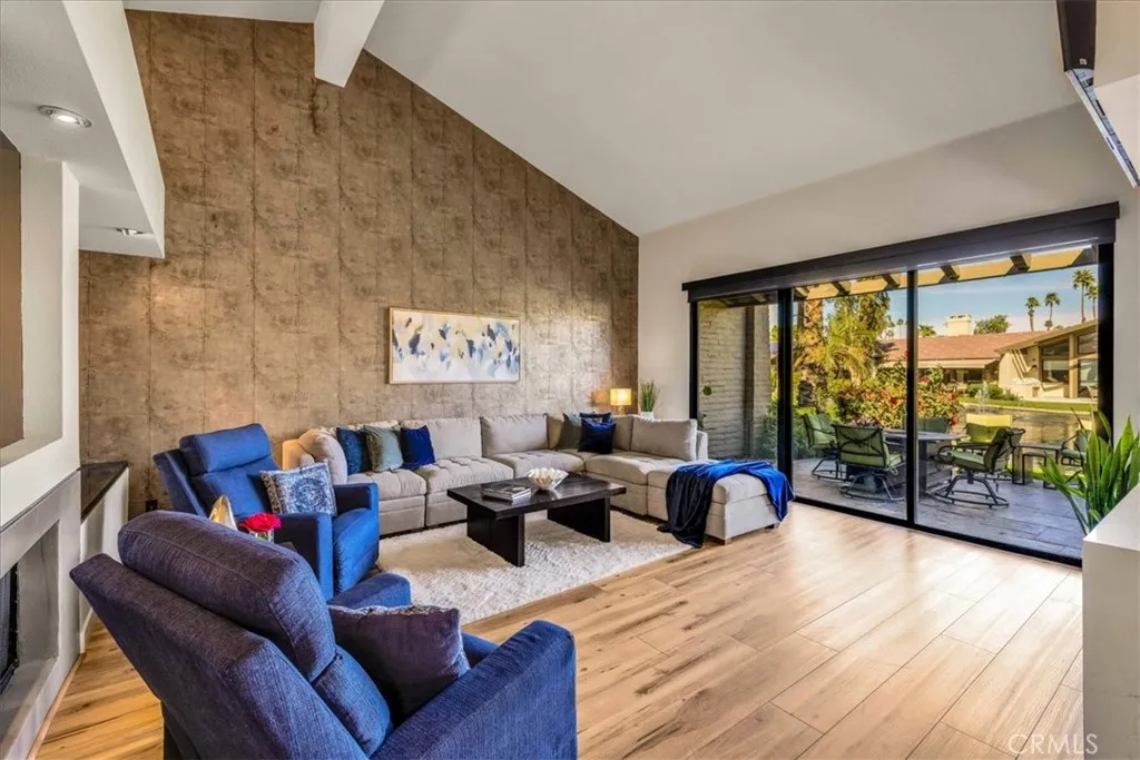 194 Green Mountain Drive, Palm Desert, California 92211 home-pic-2