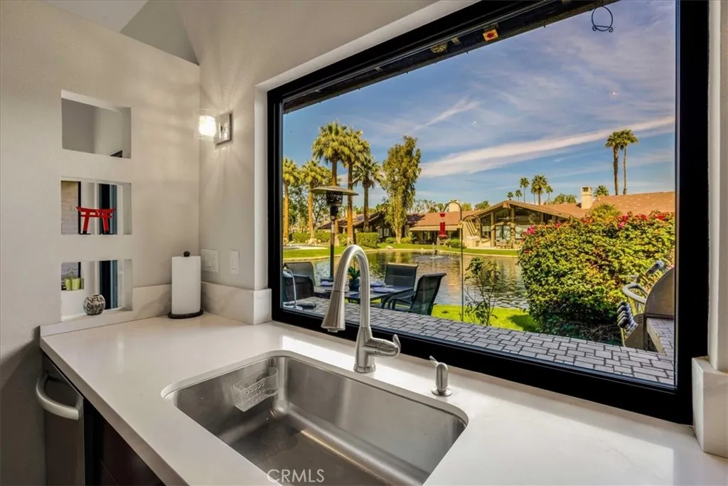 194 Green Mountain Drive, Palm Desert, California 92211 home-pic-12