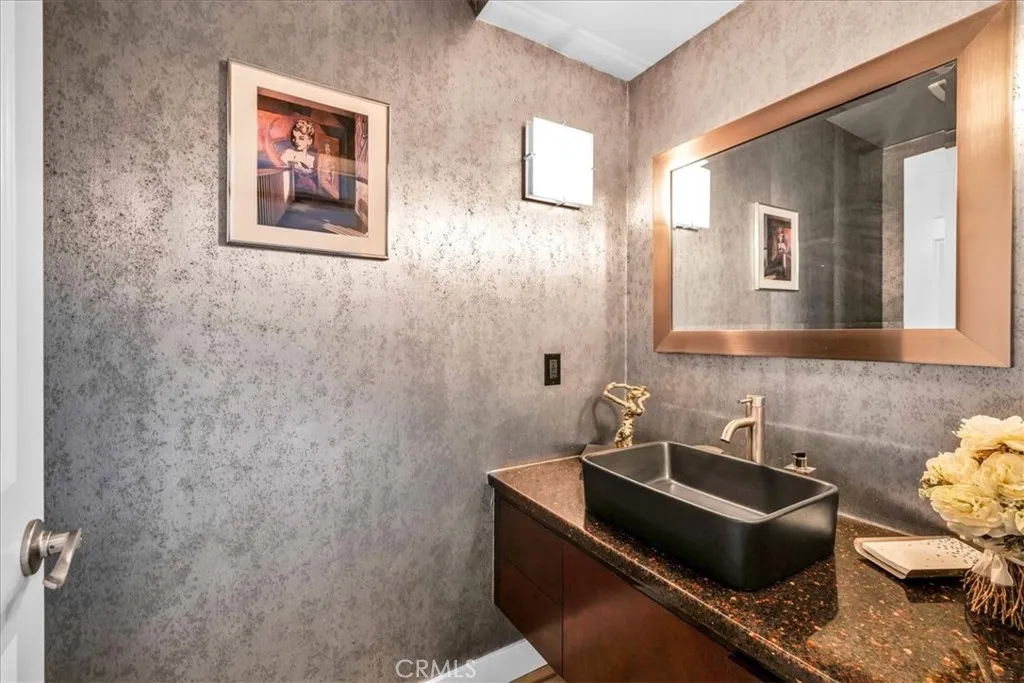 194 Green Mountain Drive, Palm Desert, California 92211 home-pic-15