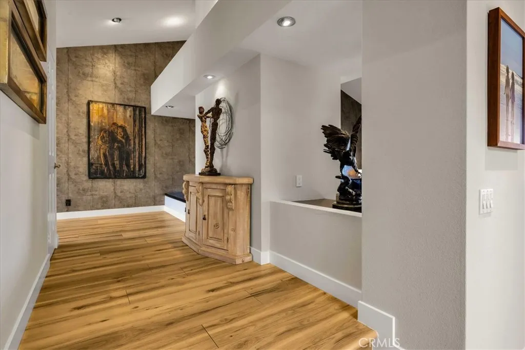194 Green Mountain Drive, Palm Desert, California 92211 home-pic-6