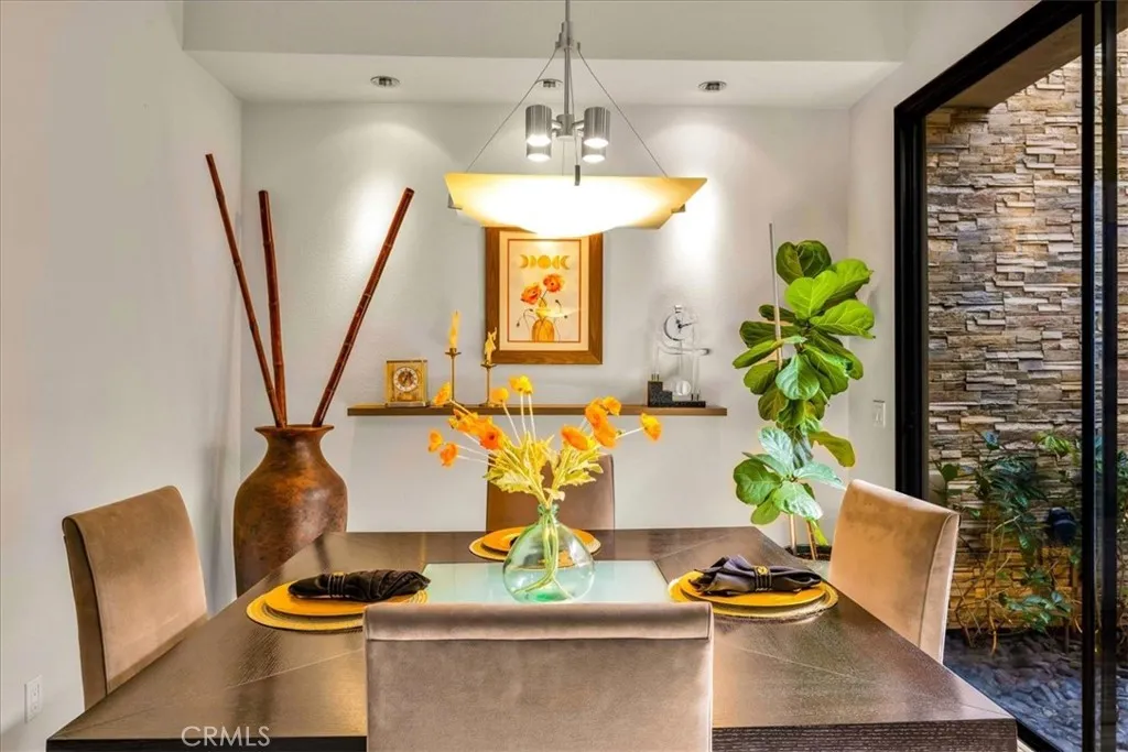 194 Green Mountain Drive, Palm Desert, California 92211 home-pic-3
