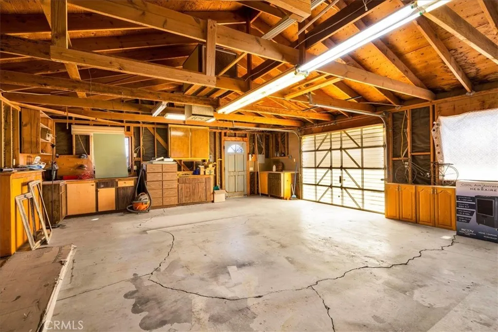 4808 Camarilla Avenue, Yucca Valley, California 92284 home-pic-41