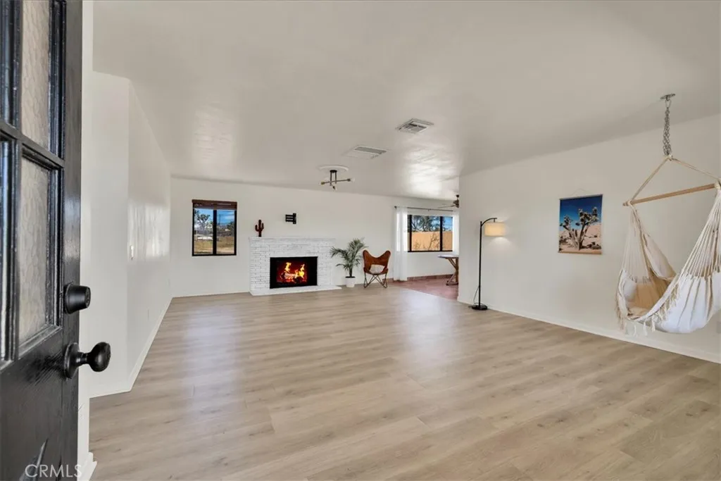 4808 Camarilla Avenue, Yucca Valley, California 92284 home-pic-6