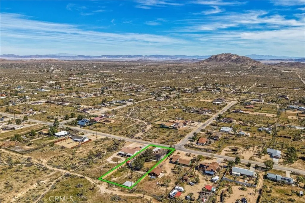 4808 Camarilla Avenue, Yucca Valley, California 92284 home-pic-44