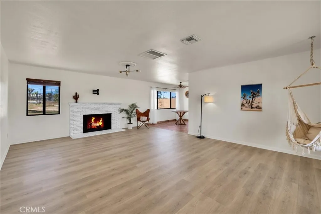4808 Camarilla Avenue, Yucca Valley, California 92284 home-pic-7