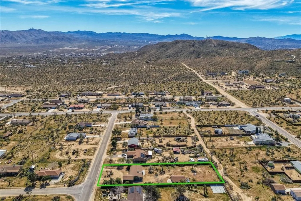 4808 Camarilla Avenue, Yucca Valley, California 92284 home-pic-47