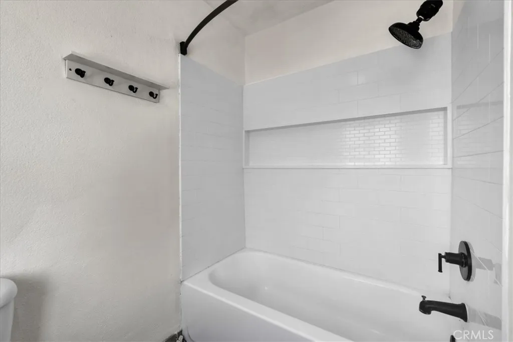 4808 Camarilla Avenue, Yucca Valley, California 92284 home-pic-22