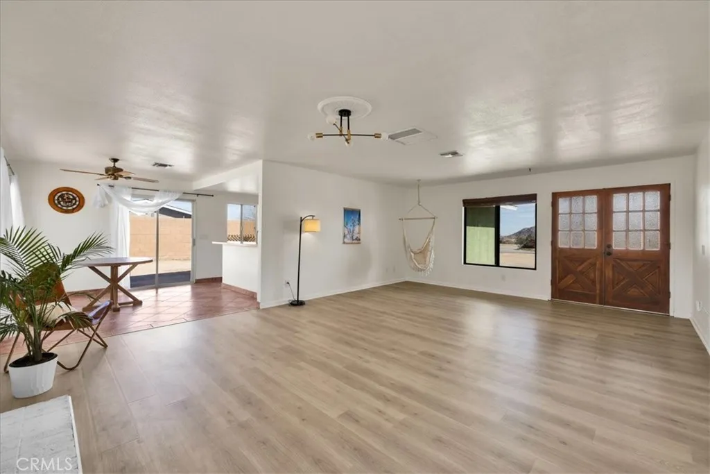 4808 Camarilla Avenue, Yucca Valley, California 92284 home-pic-8