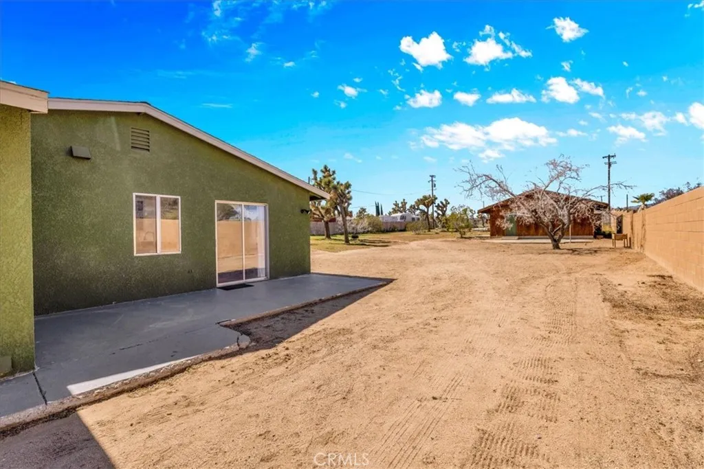 4808 Camarilla Avenue, Yucca Valley, California 92284 home-pic-30