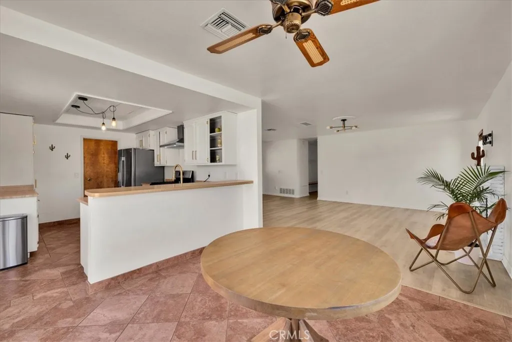4808 Camarilla Avenue, Yucca Valley, California 92284 home-pic-11