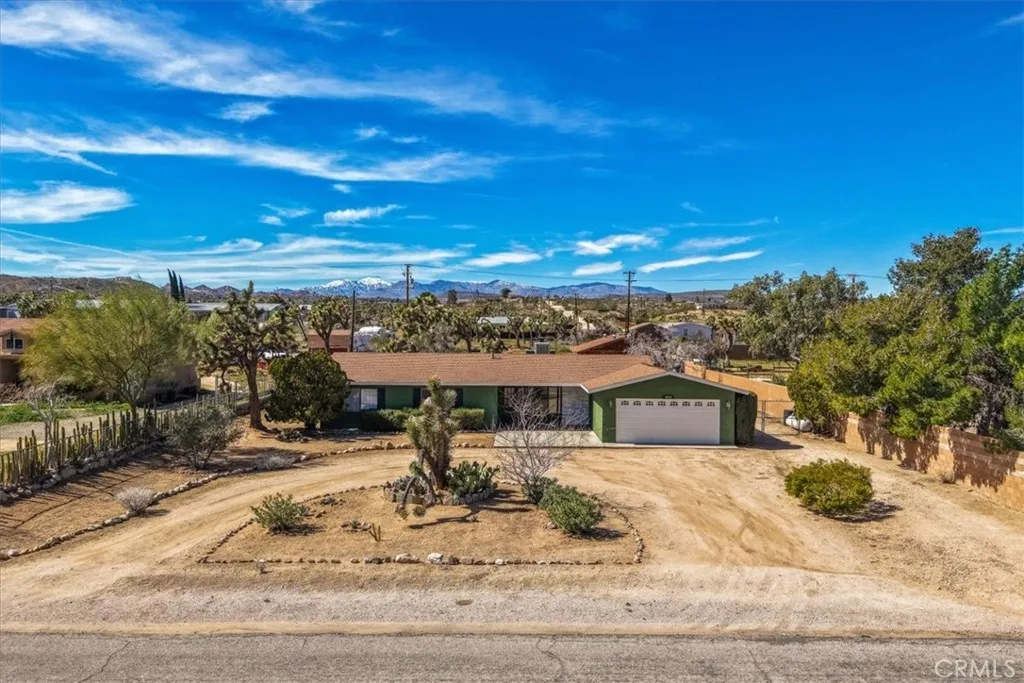 4808 Camarilla Avenue, Yucca Valley, California 92284 home-pic-3