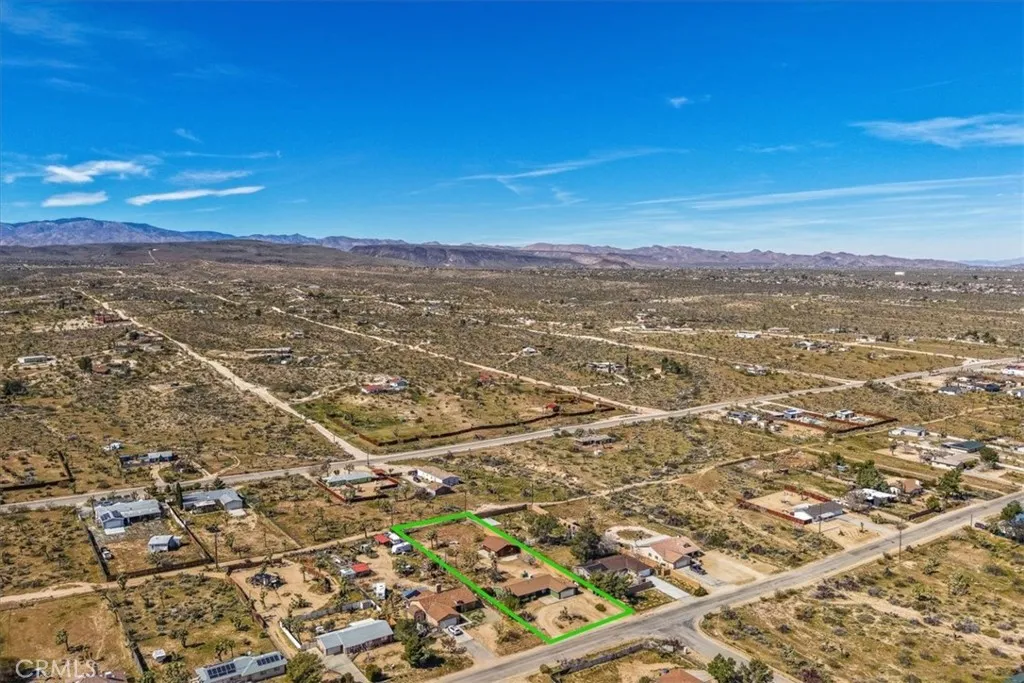 4808 Camarilla Avenue, Yucca Valley, California 92284 home-pic-43
