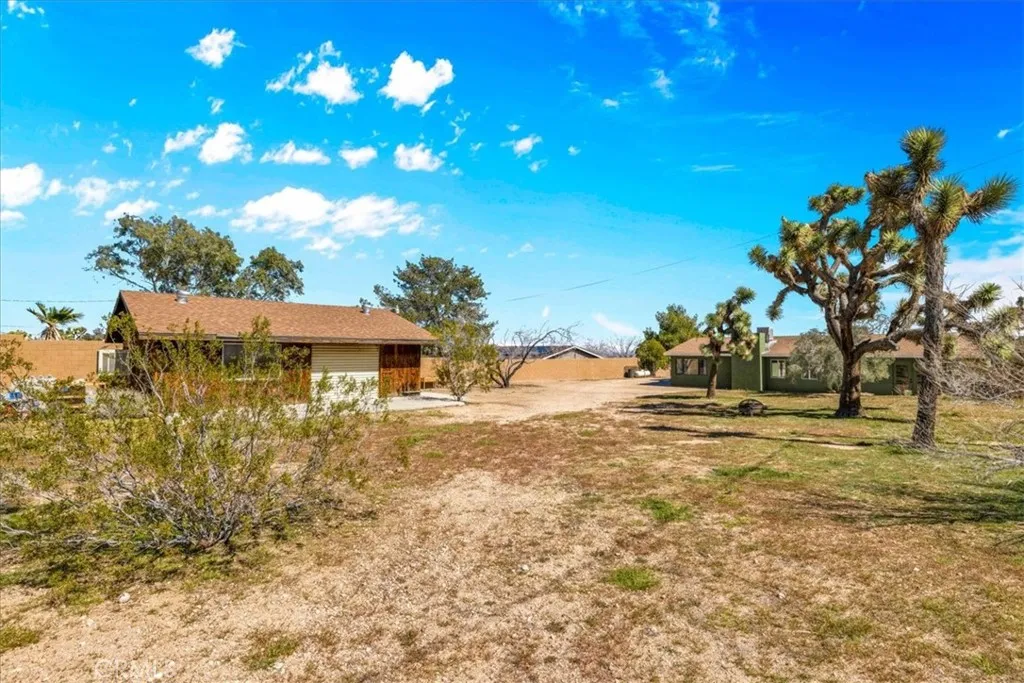 4808 Camarilla Avenue, Yucca Valley, California 92284 home-pic-35