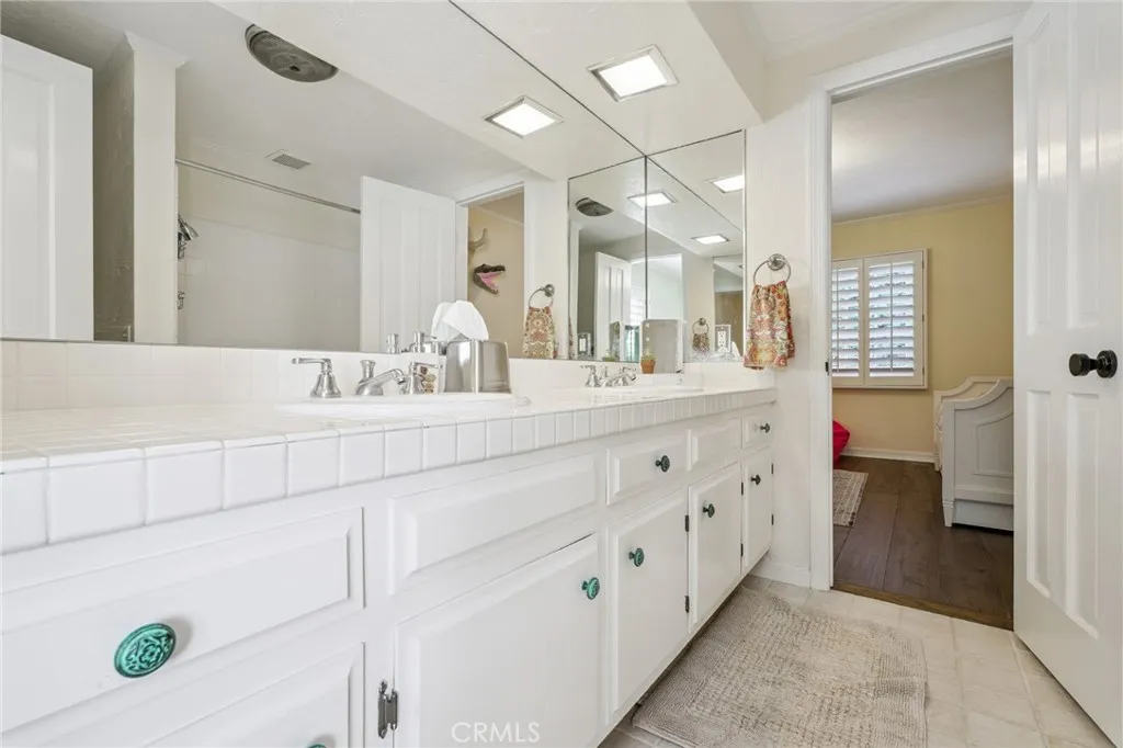 15815 Castlewoods Drive, Sherman Oaks, California 91403 home-pic-28