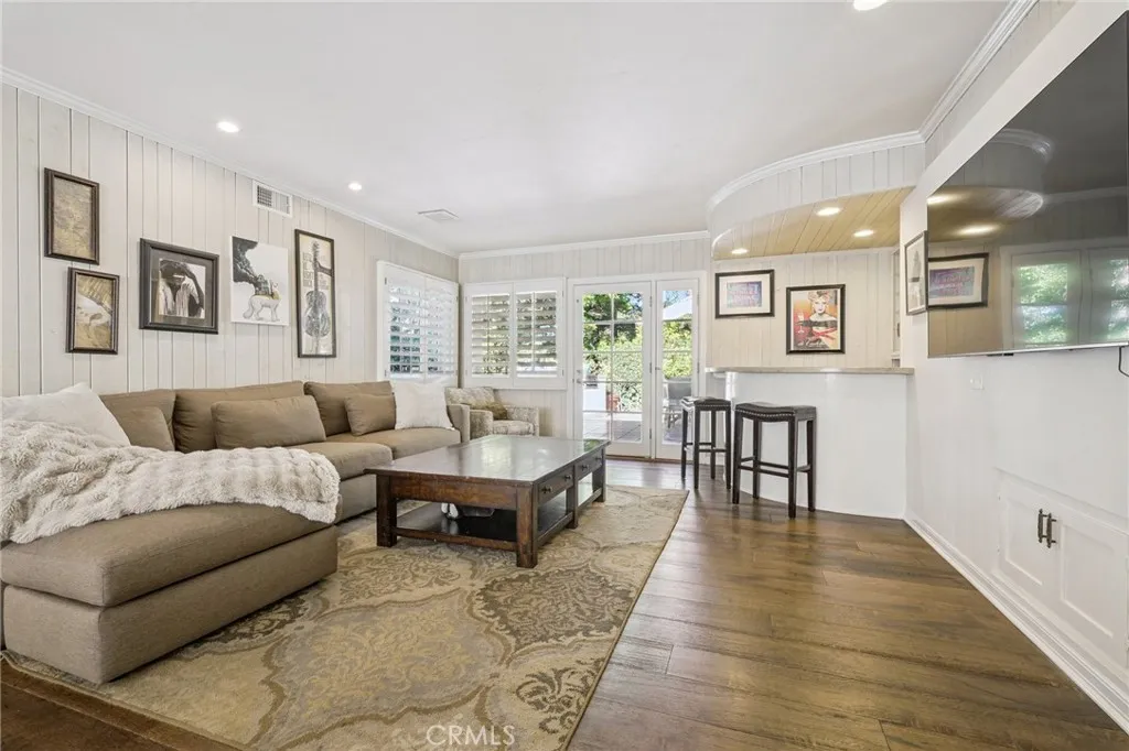 15815 Castlewoods Drive, Sherman Oaks, California 91403 home-pic-7