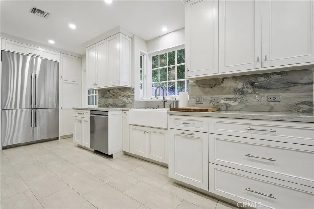 15815 Castlewoods Drive, Sherman Oaks, California 91403 home-pic-12