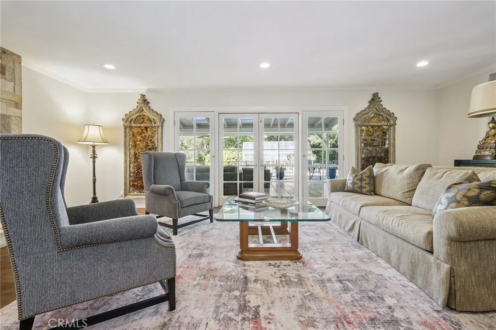 15815 Castlewoods Drive, Sherman Oaks, California 91403 home-pic-3