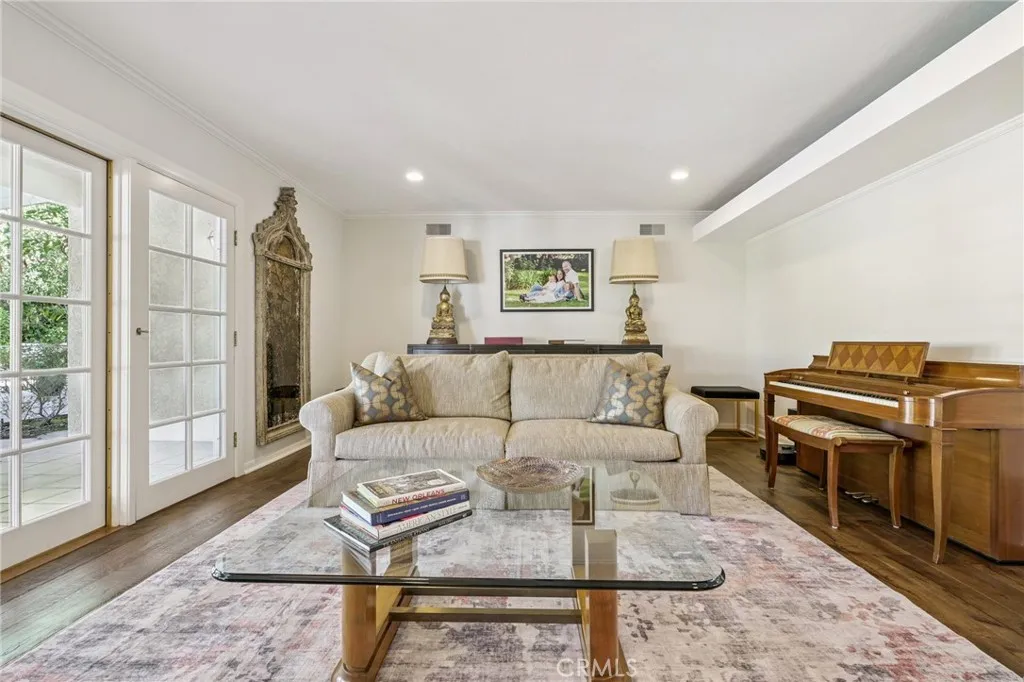 15815 Castlewoods Drive, Sherman Oaks, California 91403 home-pic-6