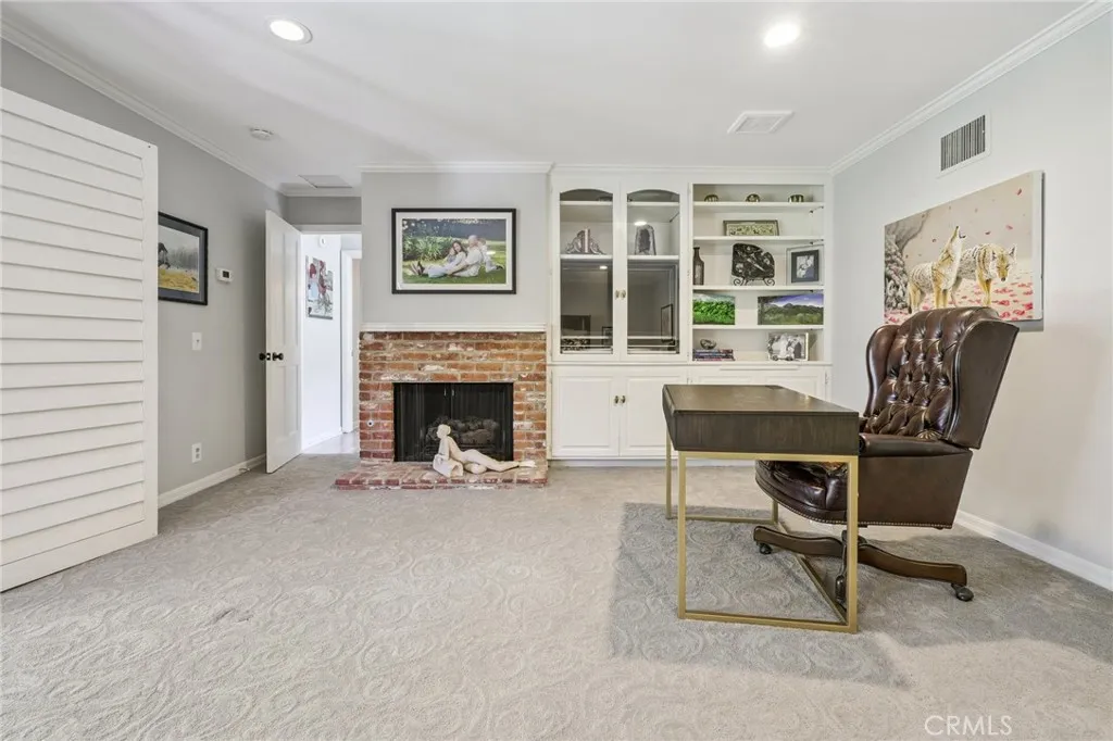 15815 Castlewoods Drive, Sherman Oaks, California 91403 home-pic-18