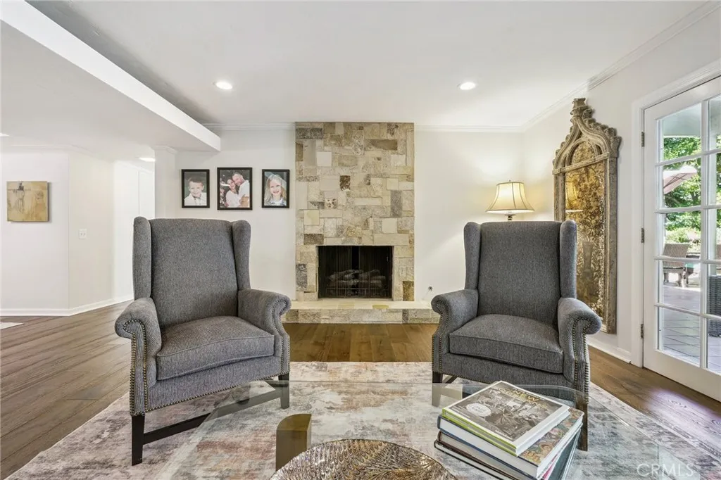15815 Castlewoods Drive, Sherman Oaks, California 91403 home-pic-5