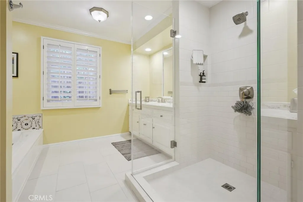 15815 Castlewoods Drive, Sherman Oaks, California 91403 home-pic-20