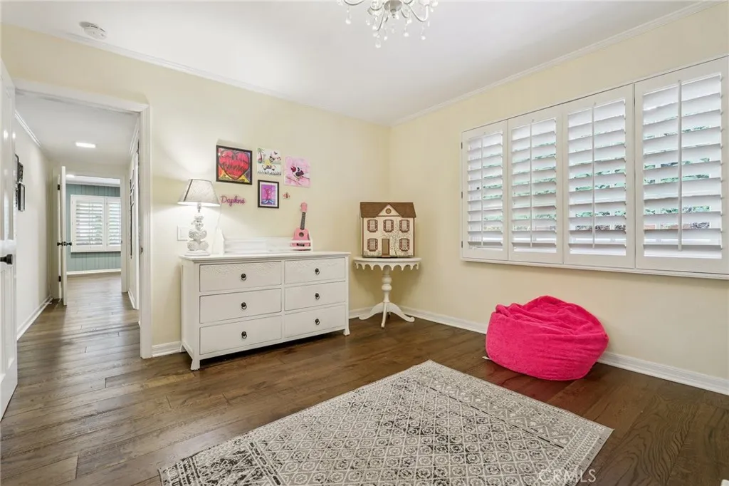 15815 Castlewoods Drive, Sherman Oaks, California 91403 home-pic-23