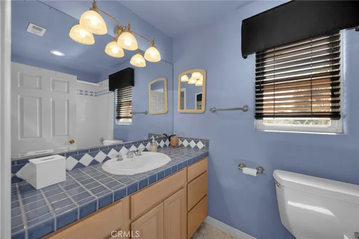 4th bedroom Private full bath