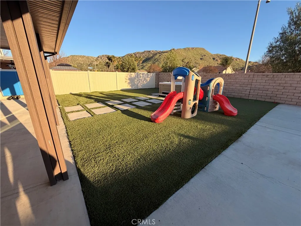 28481 Pear Blossom, Moreno Valley, California 92555 home-pic-17