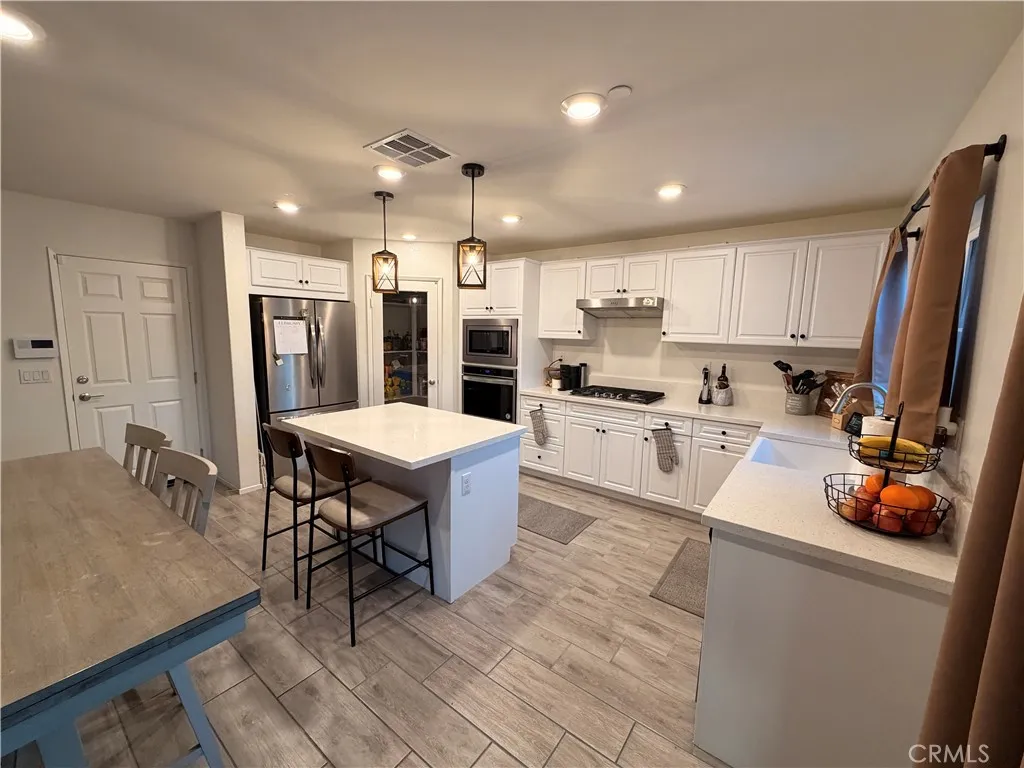 28481 Pear Blossom, Moreno Valley, California 92555 home-pic-5