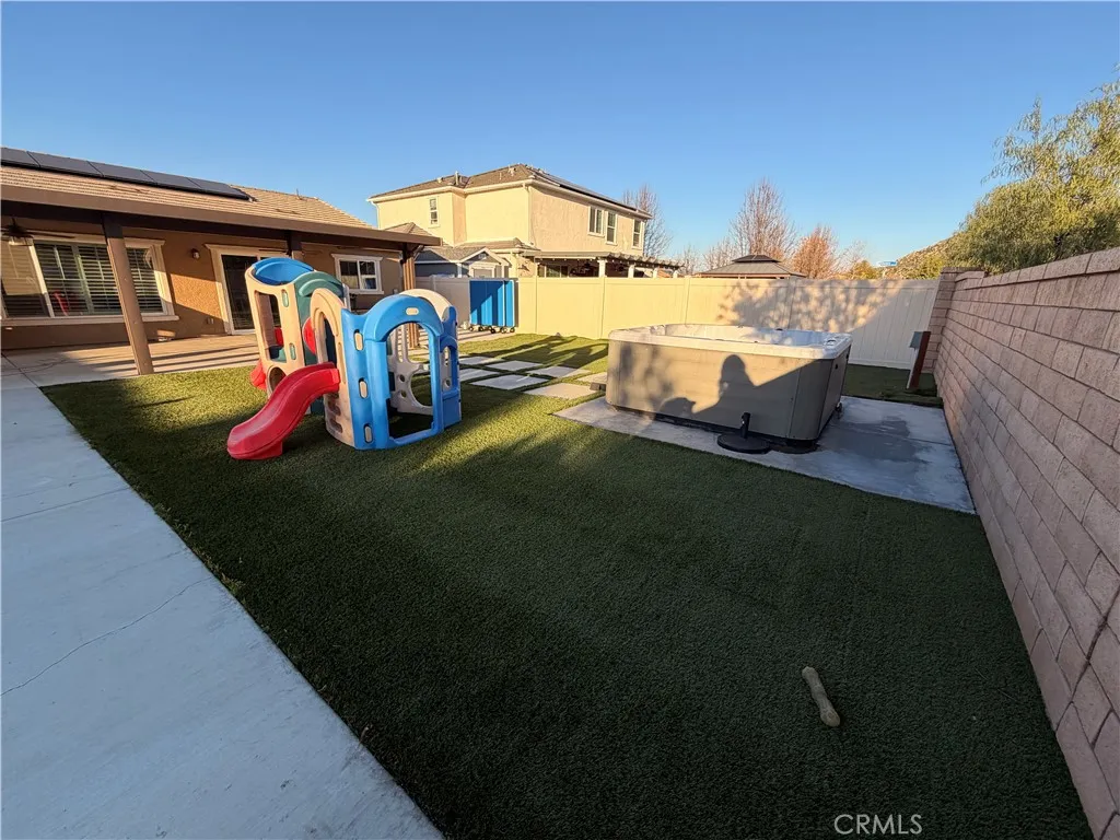 28481 Pear Blossom, Moreno Valley, California 92555 home-pic-16