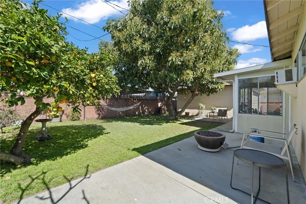 2553 W West Glenoaks Avenue, Anaheim, California 92801 home-pic-21