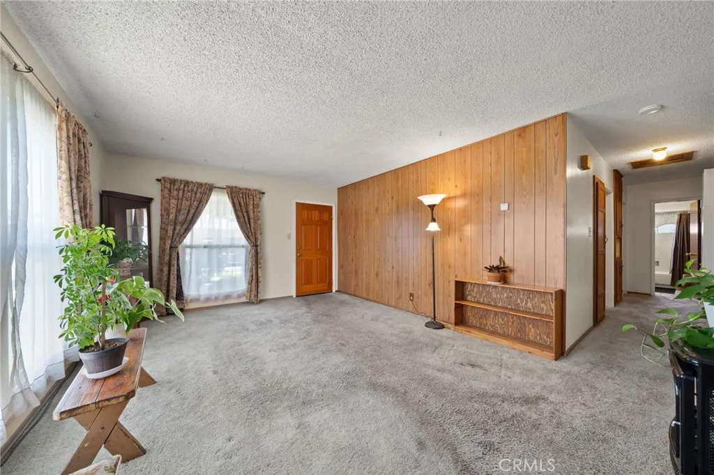 2553 W West Glenoaks Avenue, Anaheim, California 92801 home-pic-3