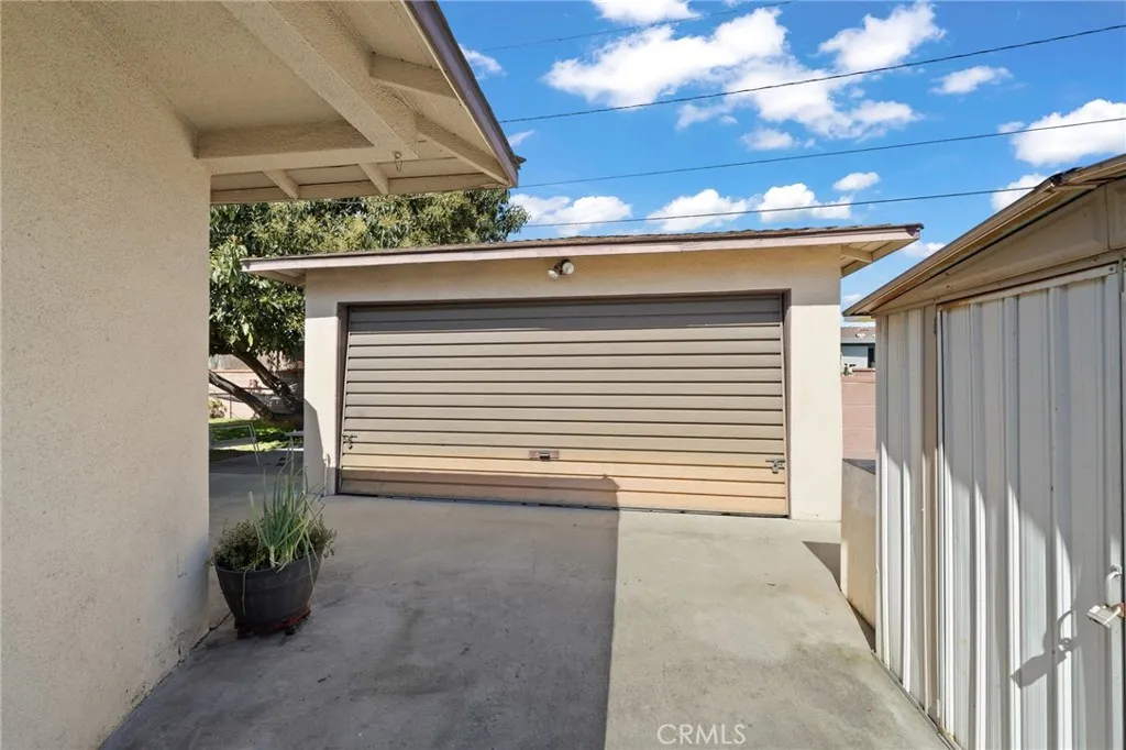 2553 W West Glenoaks Avenue, Anaheim, California 92801 home-pic-24