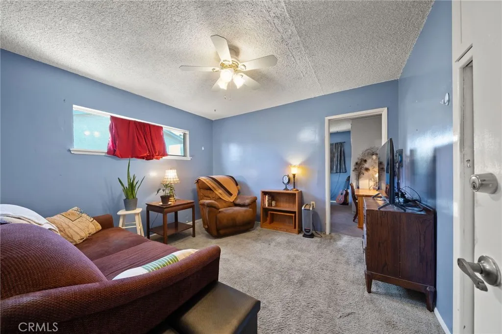2553 W West Glenoaks Avenue, Anaheim, California 92801 home-pic-17